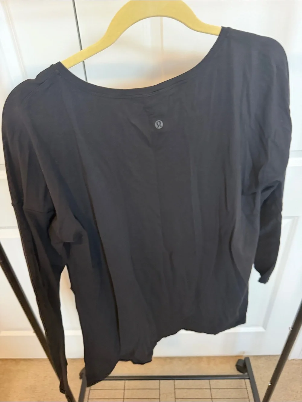 Lululemon Women's Long Sleeve Scoop Neck Top - Black size 10